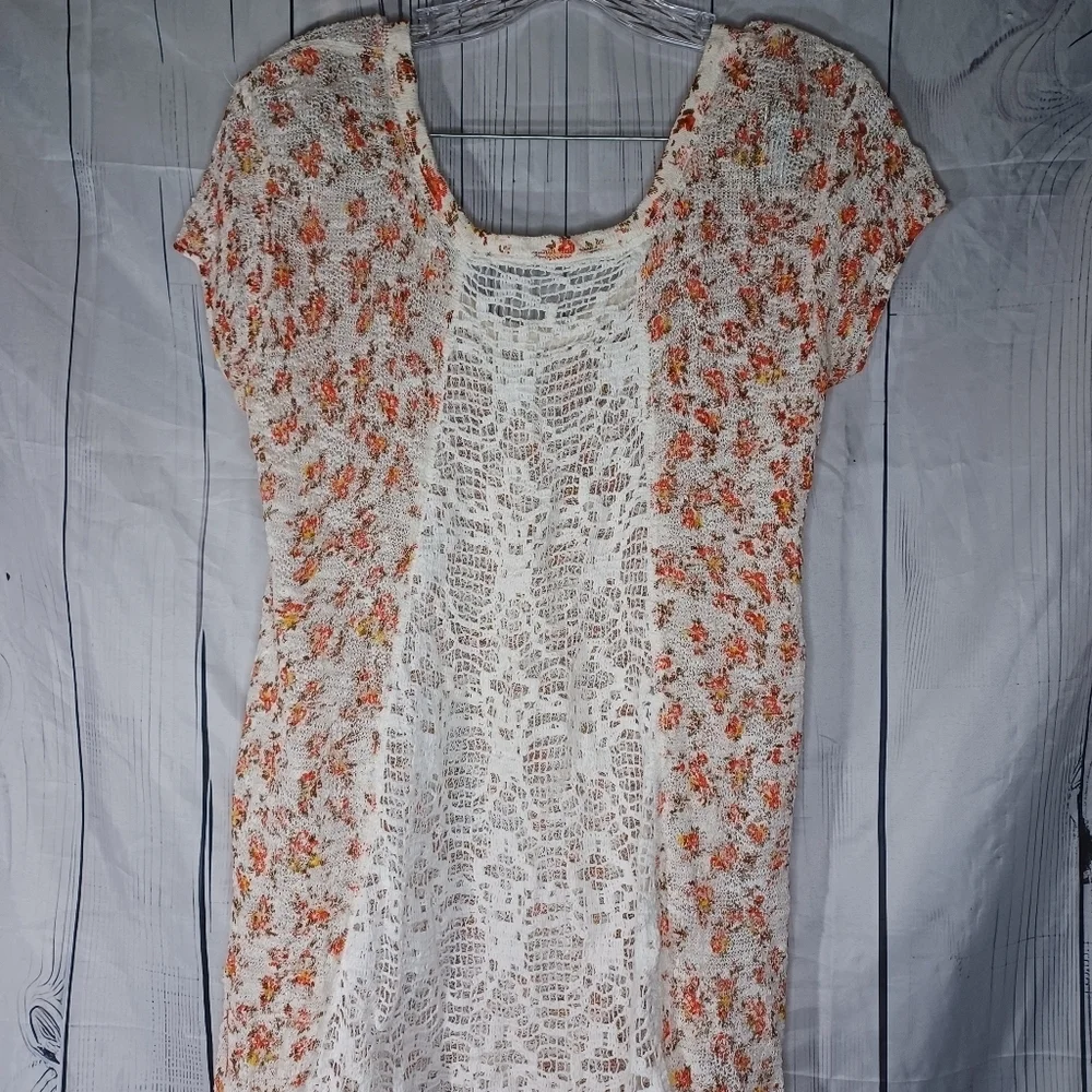 Free people boho ditsy floral White Pink Crochet Lace Hippie Top